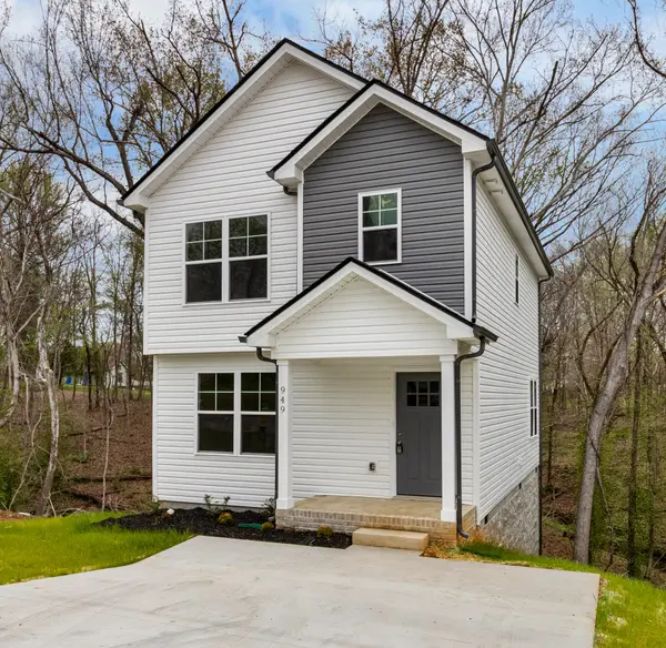 949 Oak Ln, Clarksville, TN 37040