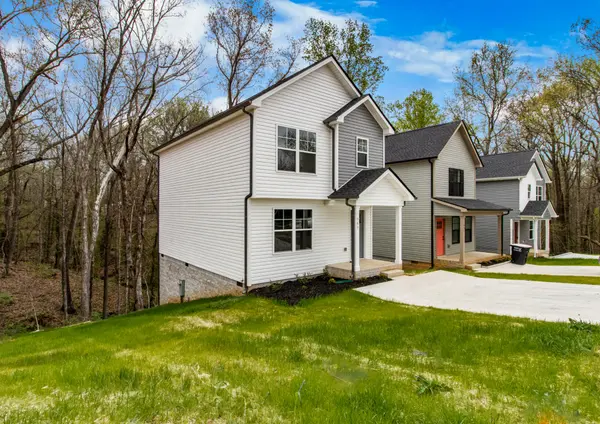 949 Oak Ln, Clarksville, TN 37040