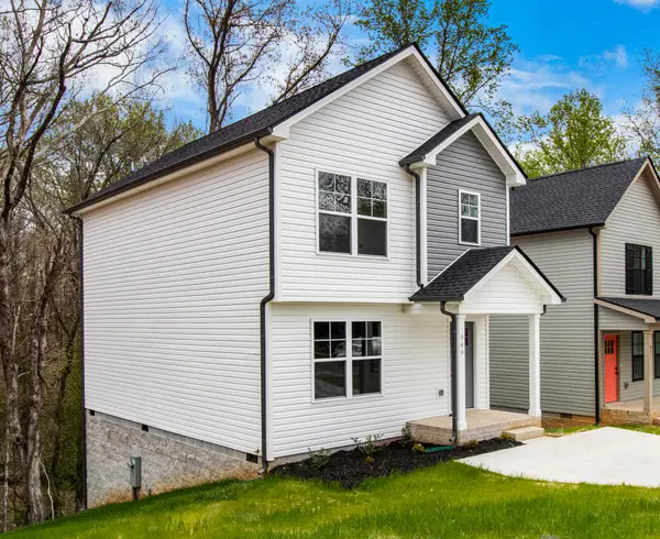 949 Oak Ln, Clarksville, TN 37040