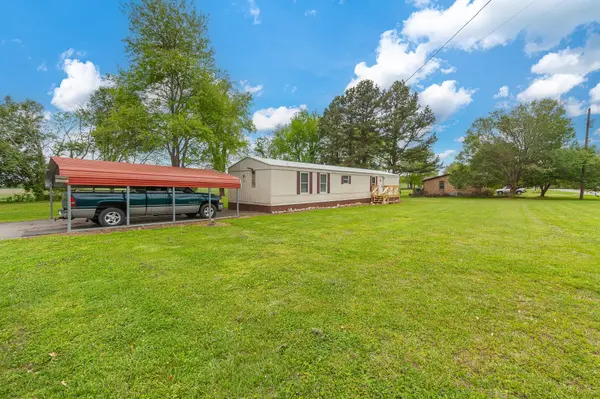 300 Marie St, Hollow Rock, TN 38342