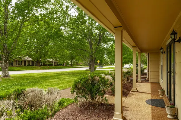 917 Todd Preis Dr, Nashville, TN 37221