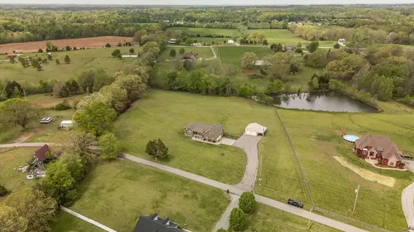 135 Butts Rd, Portland, TN 37148