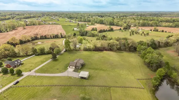 135 Butts Rd, Portland, TN 37148