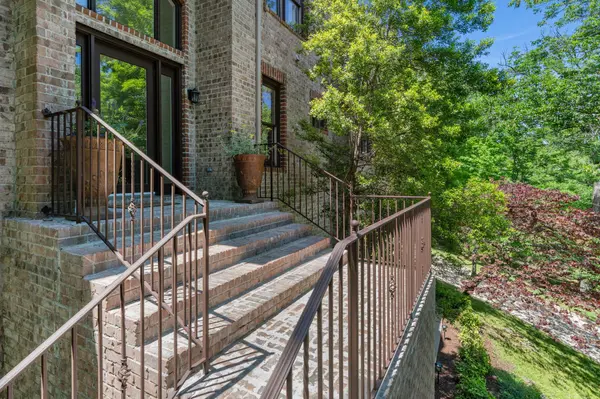 5348 Forest Acres Dr, Nashville, TN 37220