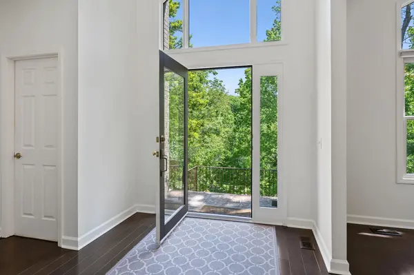 5348 Forest Acres Dr, Nashville, TN 37220