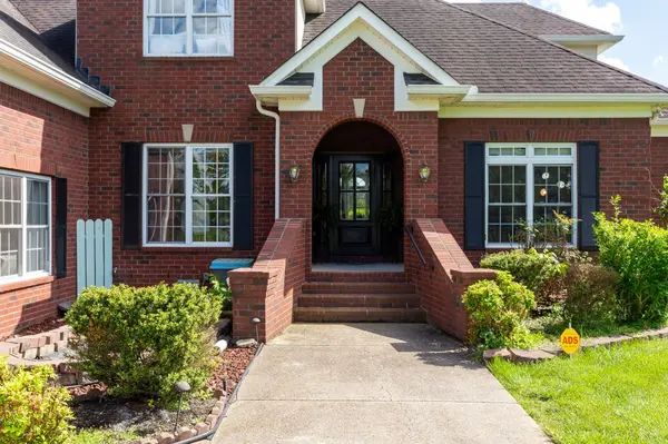 1926 Irby Ln, Murfreesboro, TN 37127