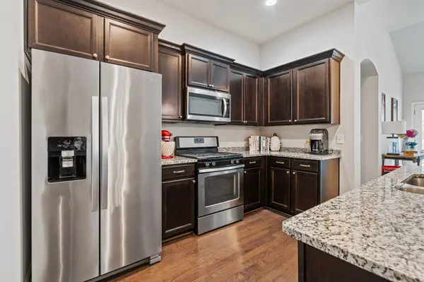 1004 Lawsons Ridge Dr, Nashville, TN 37218