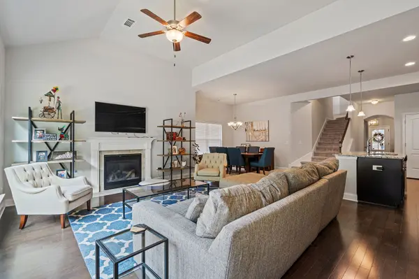 1004 Lawsons Ridge Dr, Nashville, TN 37218