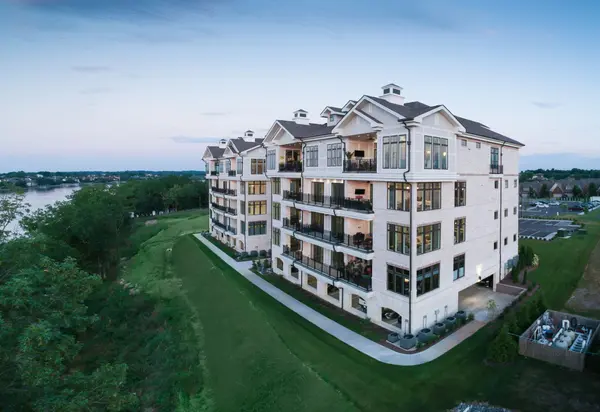 1024 Club View Dr #F202, Gallatin, TN 37066