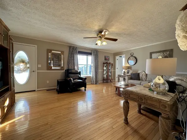 136 Hickman Hwy Hickman, TN 38567