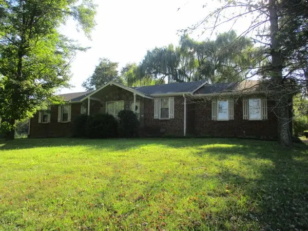 738 Rock Bridge Rd, Bethpage, TN 37022