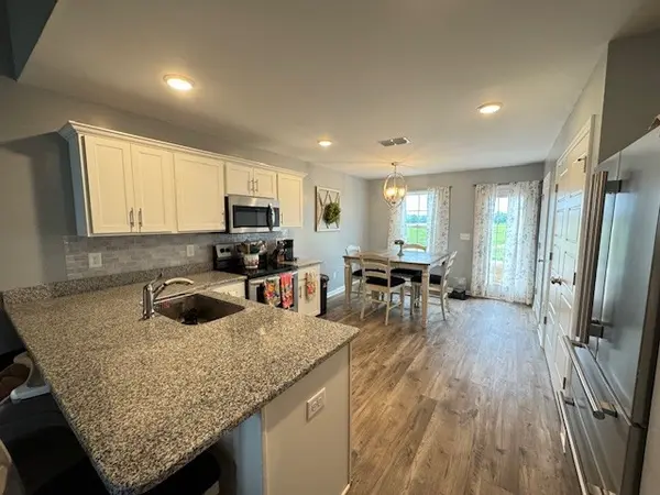 52 Mimosa Dr, Decherd, TN 37324