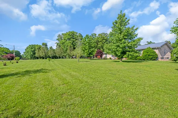1056 Highway 100, Centerville, TN 37033