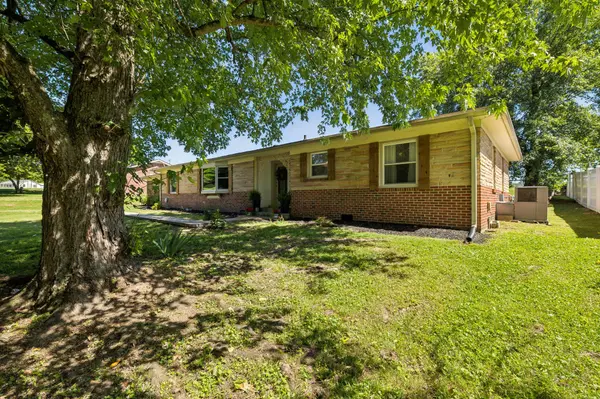 608 College Ave #E, Carthage, TN 37030