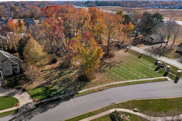 101 Danford Dr, Clarksville, TN 37043