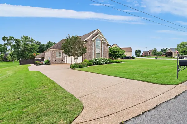 813 Harrisburg Ln, Mount Juliet, TN 37122