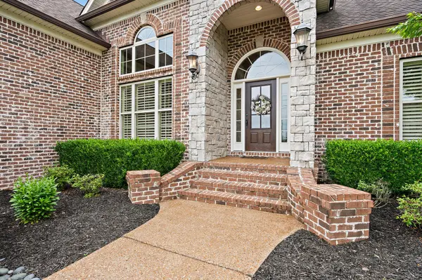 813 Harrisburg Ln, Mount Juliet, TN 37122