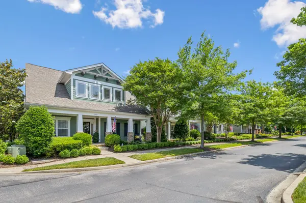 3102 Village Dr, Mount Juliet, TN 37122