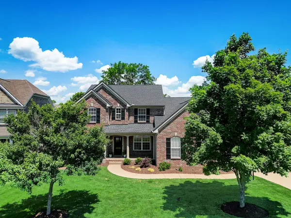 1077 Avery Trace Cir, Hendersonville, TN 37075