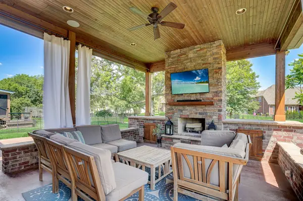1077 Avery Trace Cir, Hendersonville, TN 37075