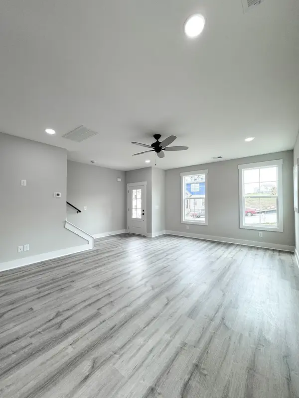 219 Sea Breeze Ln, La Vergne, TN 37086