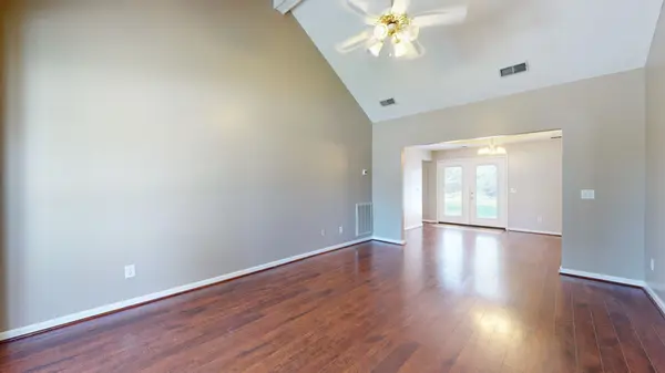 108 Dorchester Dr, White House, TN 37188