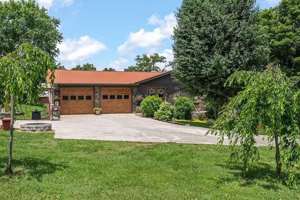 180 Hodges Ferry Rd, Sparta, TN 38583