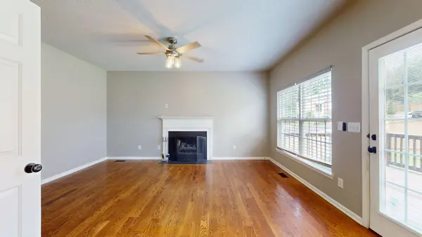 900 Weatherside Ct, Nashville, TN 37209