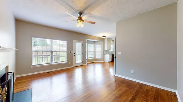 900 Weatherside Ct, Nashville, TN 37209