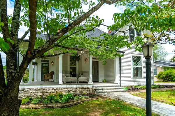 406 2nd Ave, Fayetteville, TN 37334