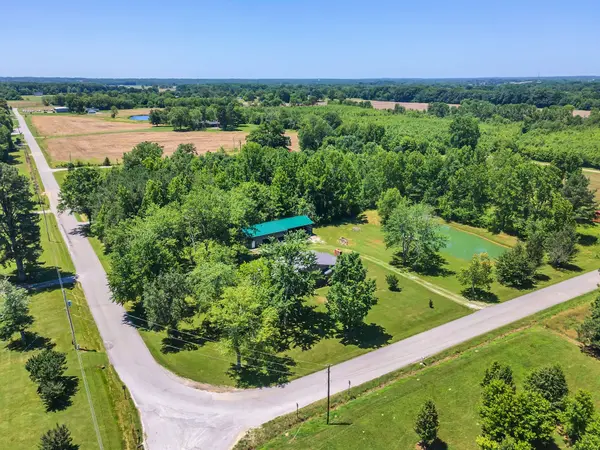 38 Tingle Trapp Rd, Lawrenceburg, TN 38464