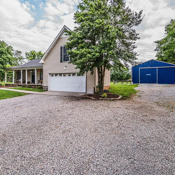 8476 Guthrie Rd, Cross Plains, TN 37049