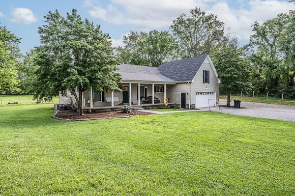 8476 Guthrie Rd, Cross Plains, TN 37049