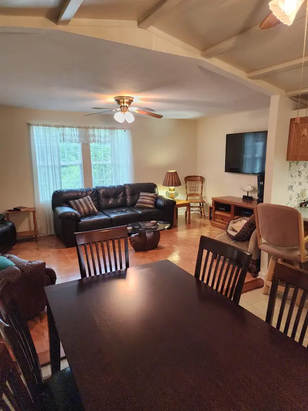 829 Brownfield Rd, Dover, TN 37058