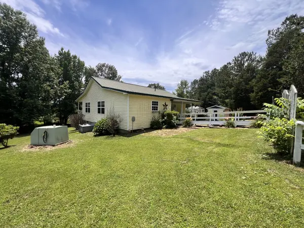 7518 Shady Grove Rd, Puryear, TN 38251