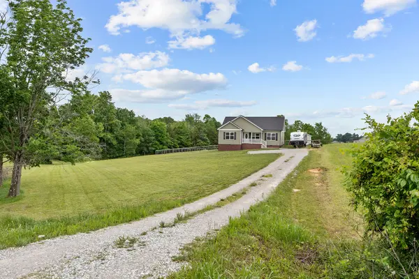 1193 Liberty Rd, Charlotte, TN 37036