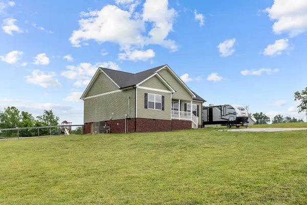 1193 Liberty Rd, Charlotte, TN 37036