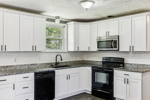 7220 Birchbark Dr, Fairview, TN 37062