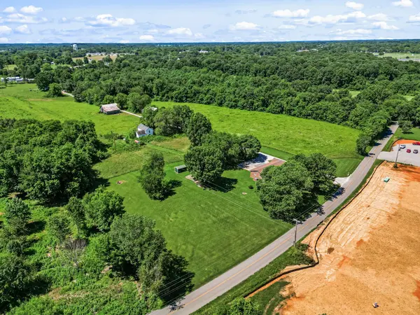 324 Jim Courtney Rd, Portland, TN 37148