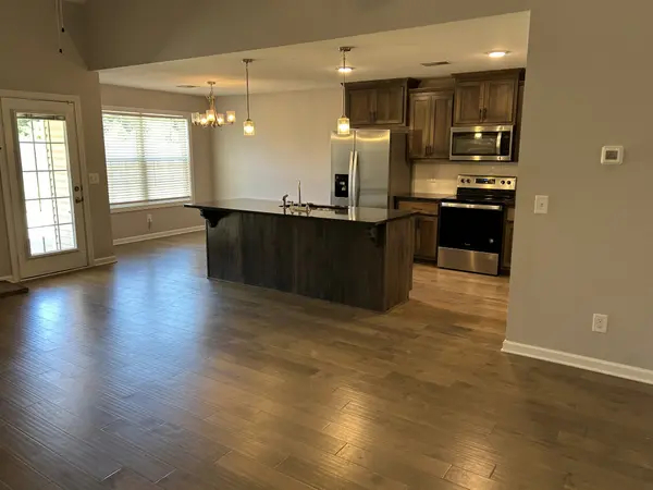 1564 PARKSIDE DR, Clarksville, TN 37042
