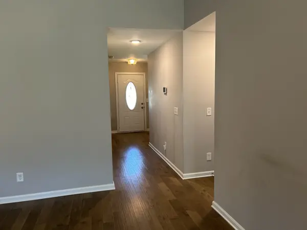 1564 PARKSIDE DR, Clarksville, TN 37042