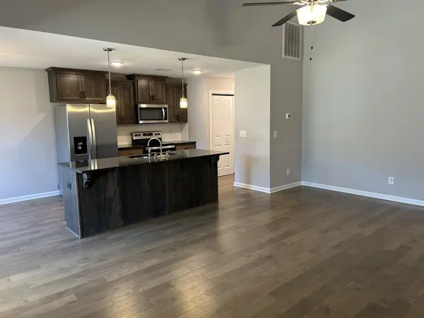 1564 PARKSIDE DR, Clarksville, TN 37042