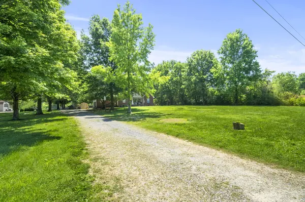 7324 Chowning Rd, Springfield, TN 37172