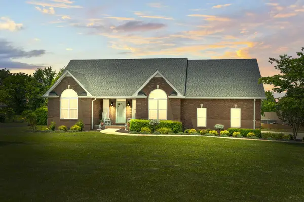 1009 Somerville Dr, Cottontown, TN 37048