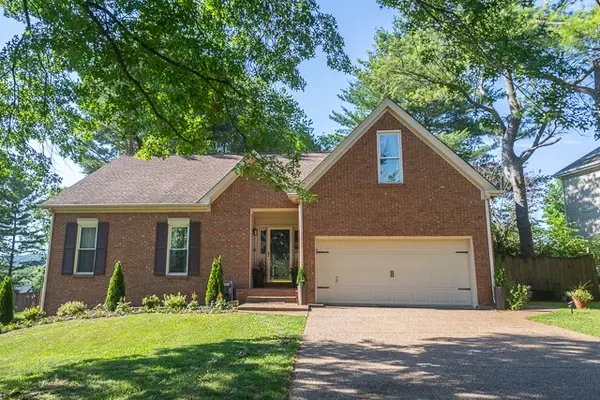712 W Statue Ct, Franklin, TN 37067