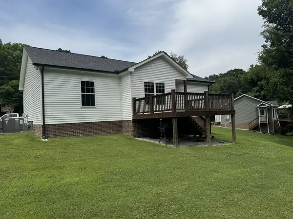 119 E Circle Dr, Burns, TN 37029