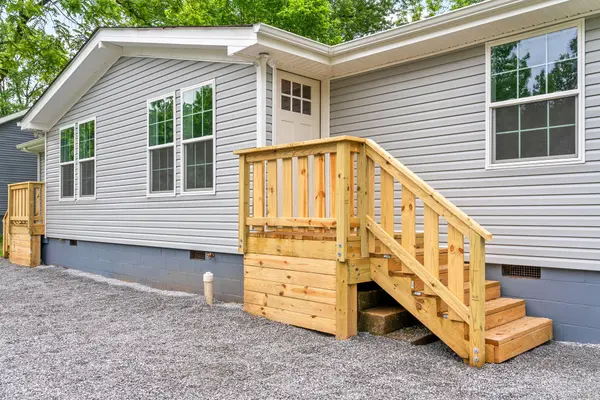 1240 Greenfield Dr, Clarksville, TN 37040