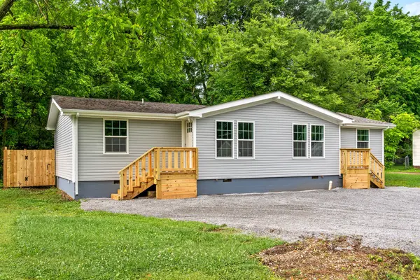 1240 Greenfield Dr, Clarksville, TN 37040