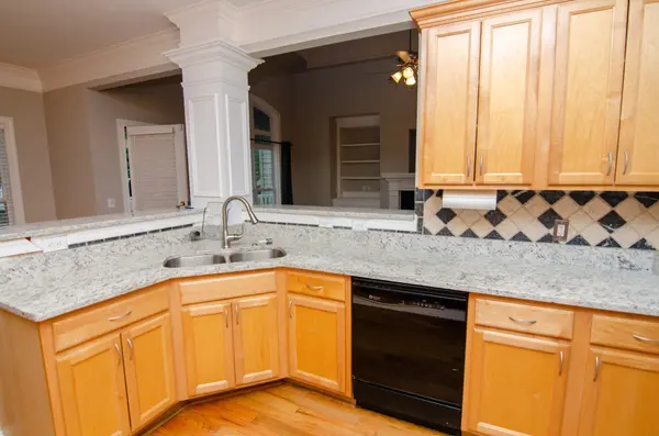 2416 Adelaide Dr, Thompsons Station, TN 37179