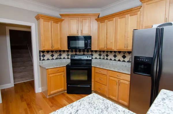 2416 Adelaide Dr, Thompsons Station, TN 37179